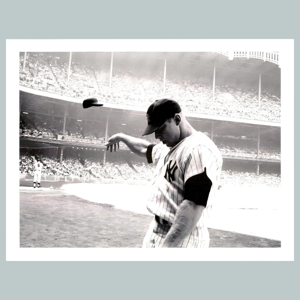 0123 P -8X10 Mickey Mantle Throwing Hat-H Glossy Photo Fast Shipping BBL