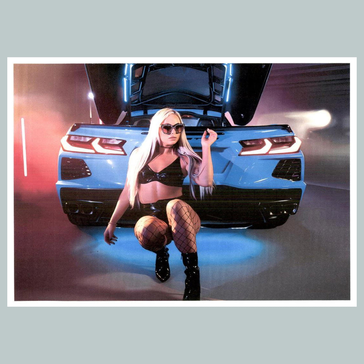 0082 P -8X10 Liv Morgan With Car Glossy Photo Fast-Secure Shipping