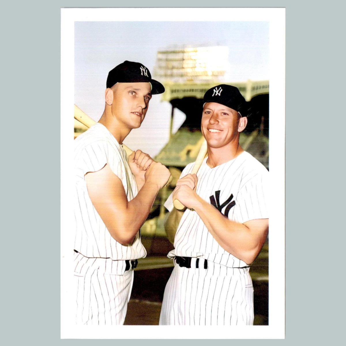 0368 P -8X10 Mickey Mantle/Roger Maris w/Bats Glossy Photo Fast-Secure Shipping