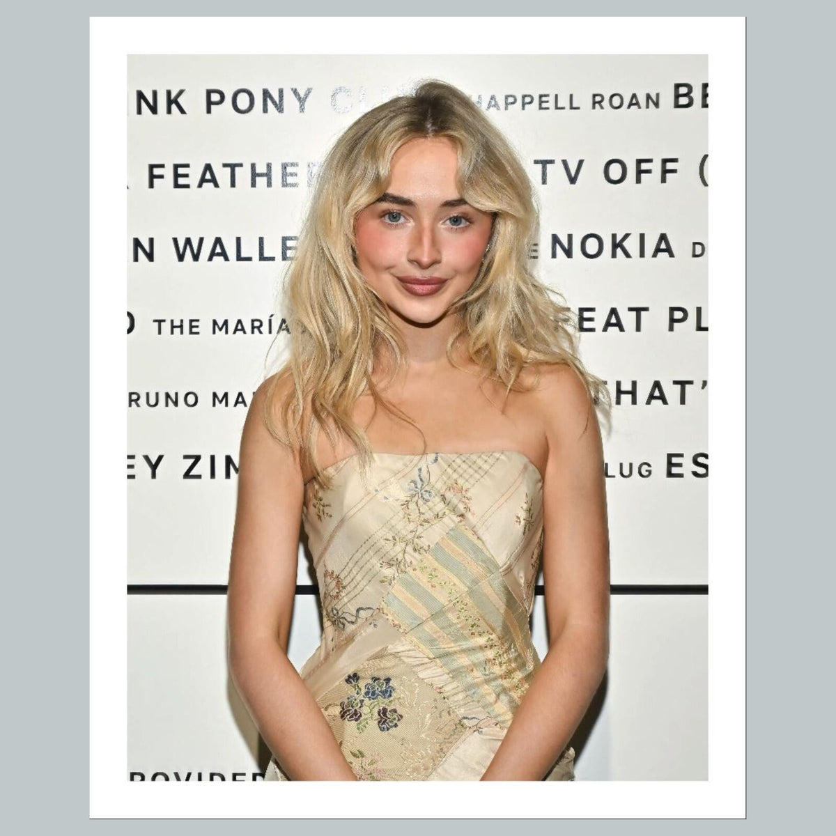 2052 Sabrina Carpenter 8x10 Glossy Photo - Fast-Secure Shipping