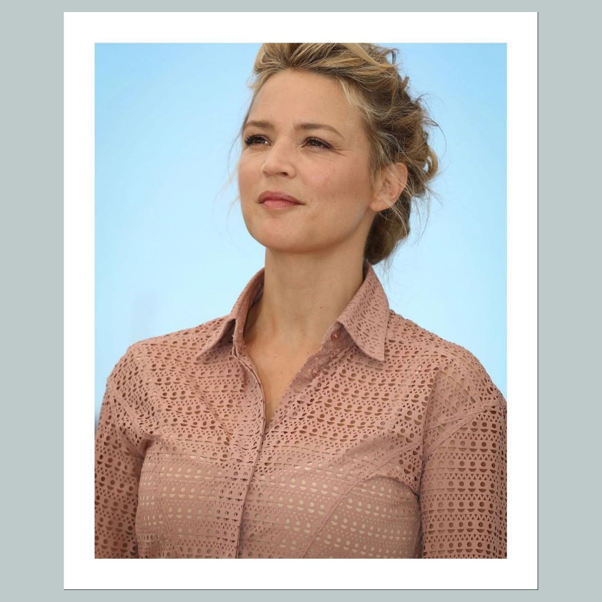 1612 8x10 Glossy Photo Virginie Efira Fast-Secure Shipping Makes A Great Gift