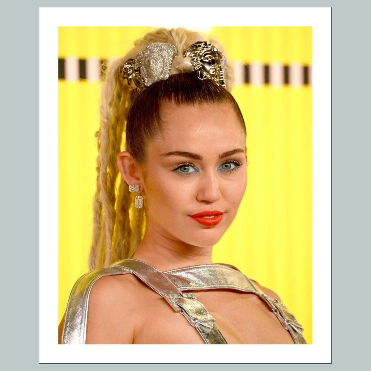 1731 Miley Cyrus 8x10 Glossy Photo Fast-Secure Shipping Makes A Great Gift