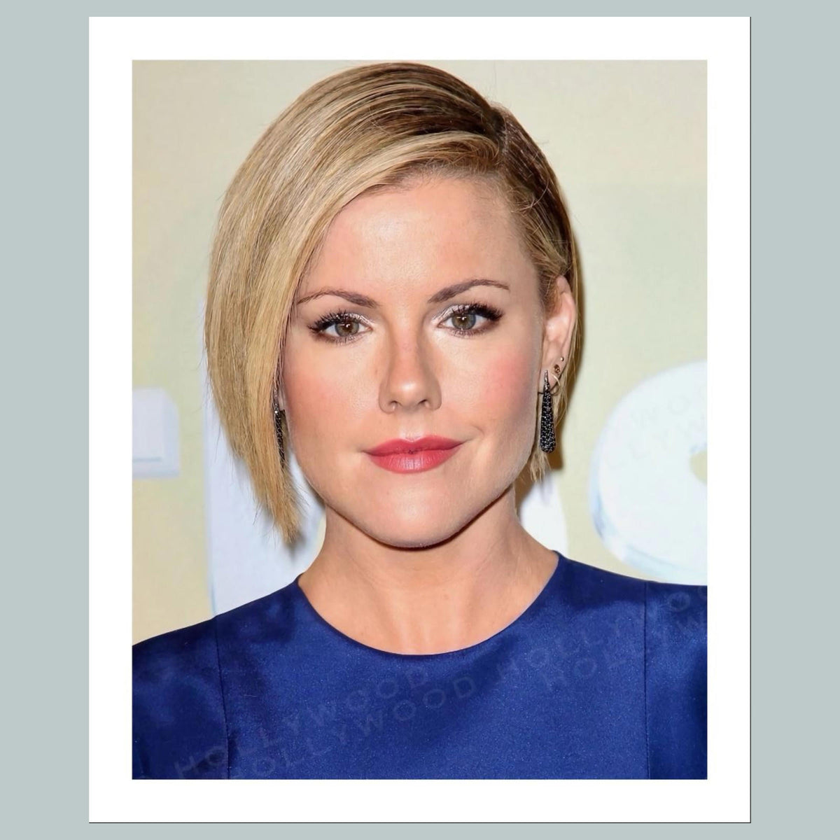1639 Kathleen Robertson 8x10 Glossy Photo- Fast-Secure Shipping