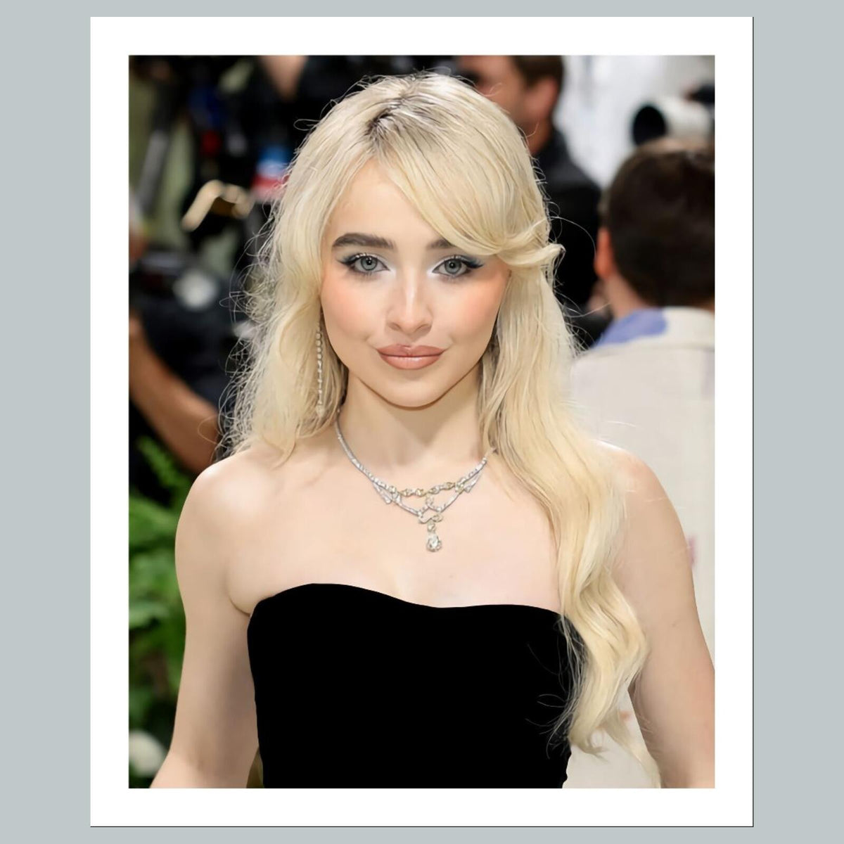 2057 Sabrina Carpenter 8x10 Glossy Photo - Fast-Secure Shipping