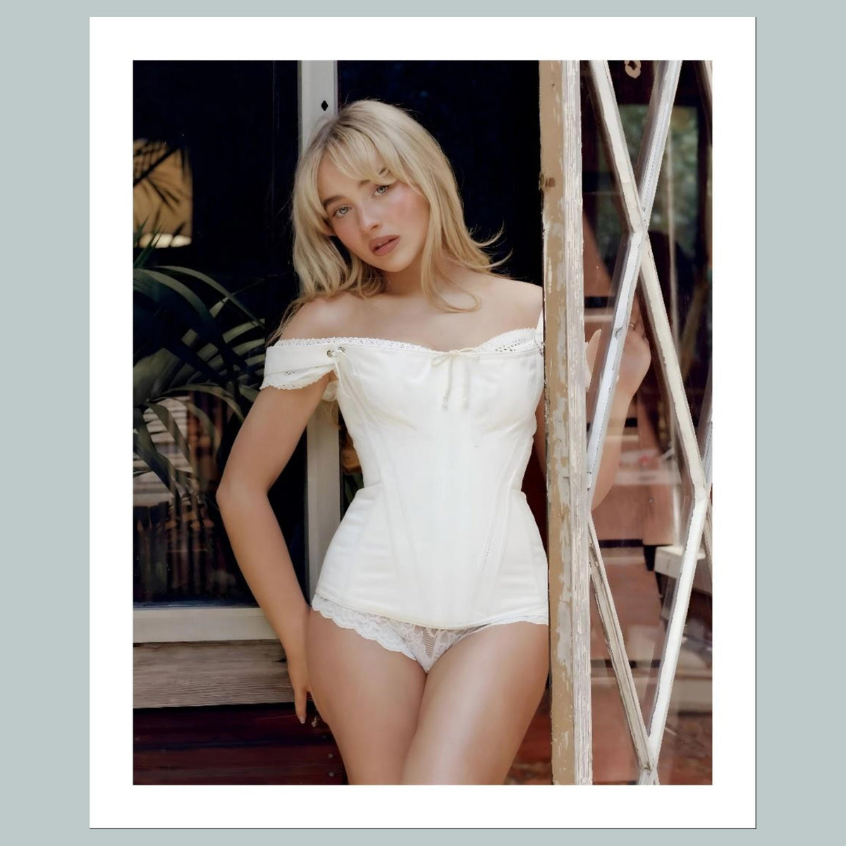 1650 Sabrina Carpenter 8x10 Glossy Photo- Fast-Secure Shipping
