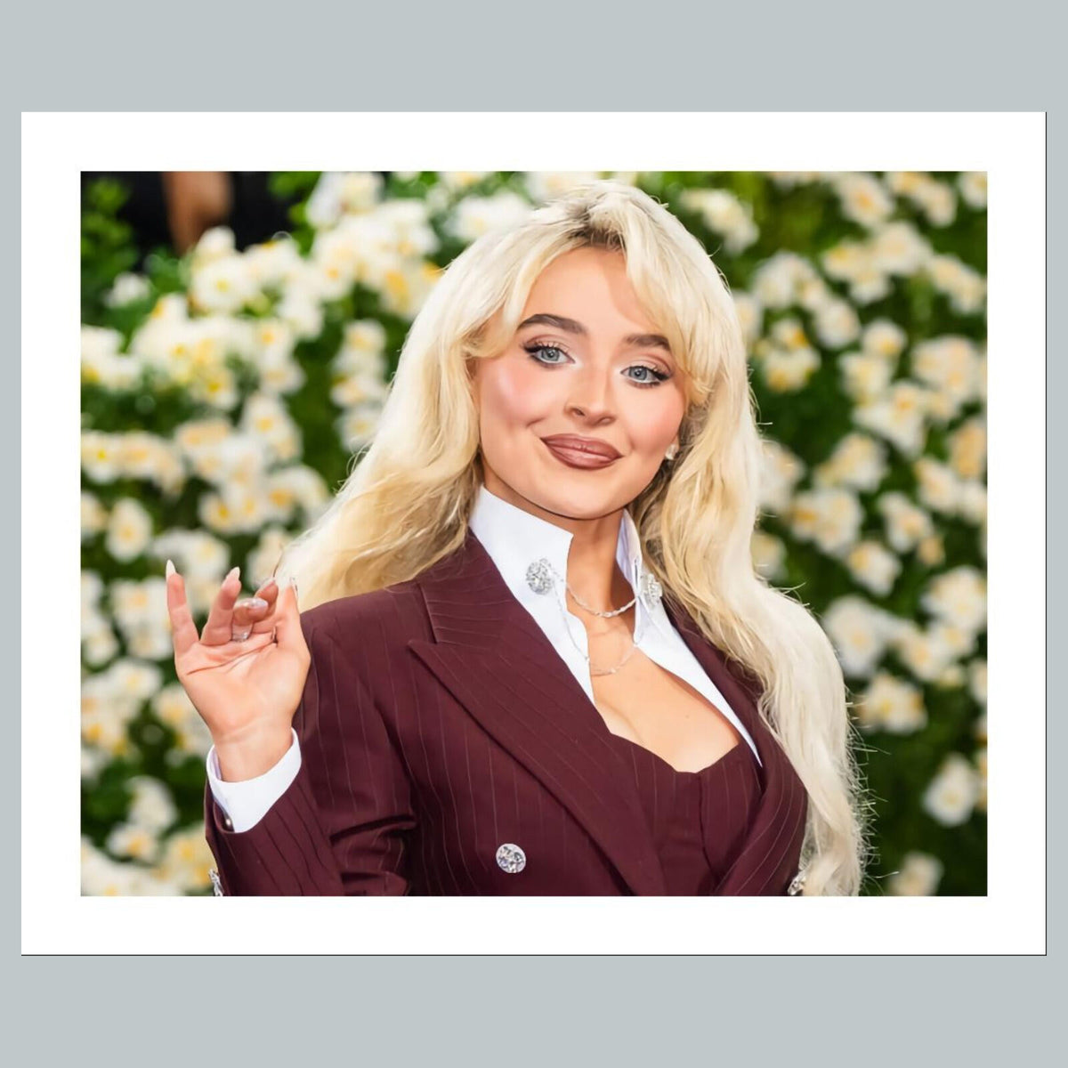 2050 Sabrina Carpenter 8x10 Glossy Photo - Fast-Secure Shipping