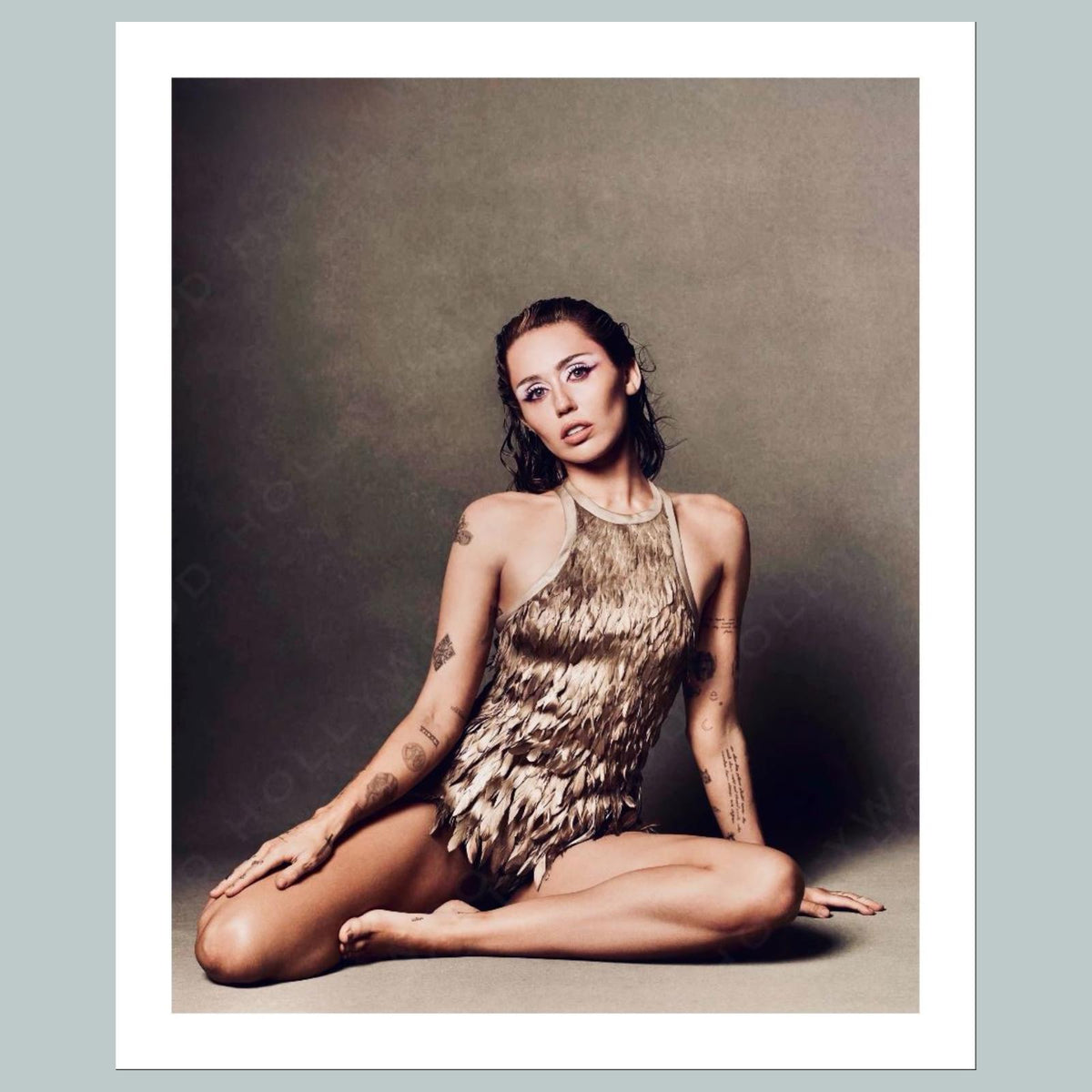 1719 Miley Cyrus 8x10 Glossy Photo Fast-Secure Shipping Makes A Great Gift