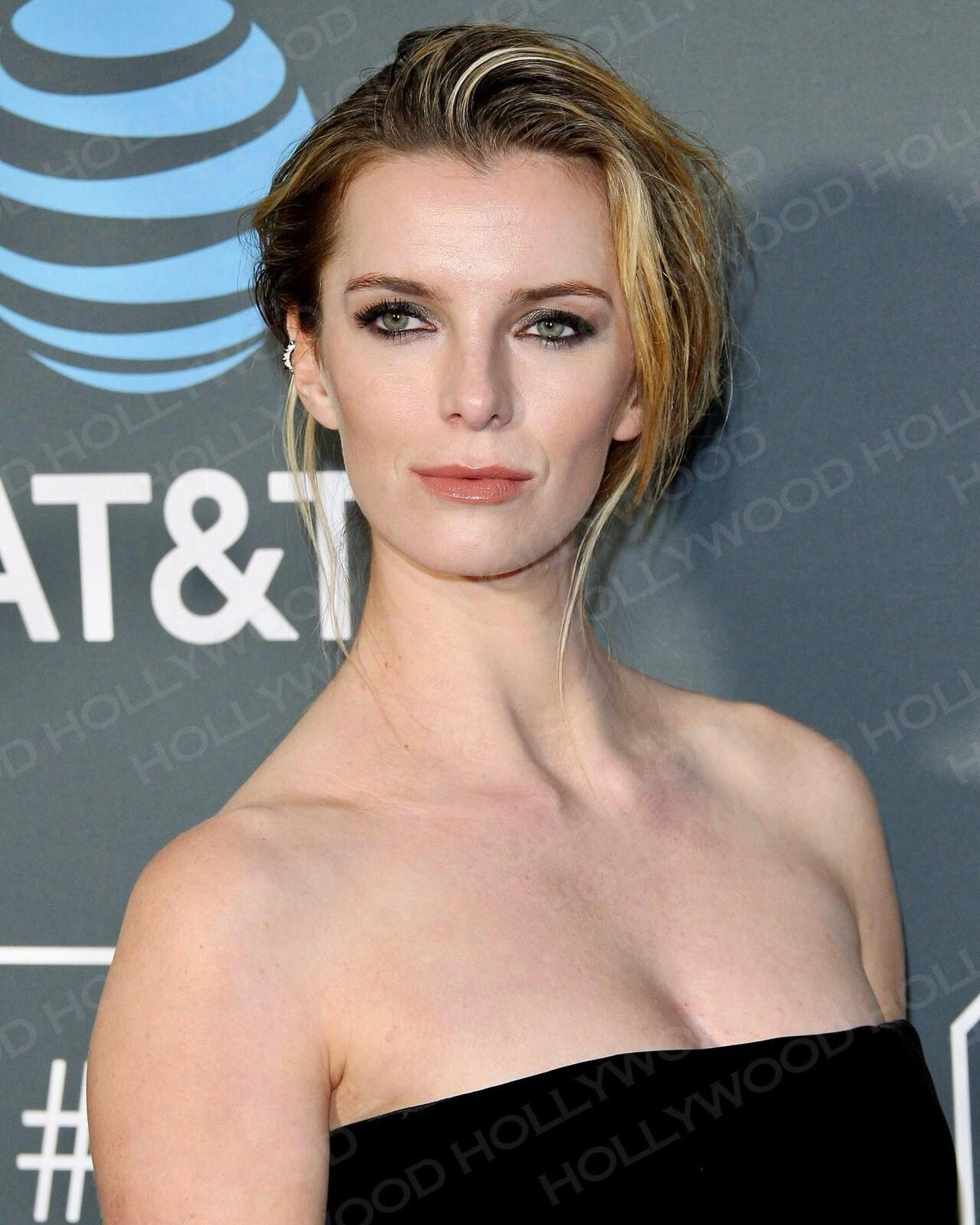 1669 Betty Gilpin 8x10 Glossy Photo - Fast-Secure Shipping Makes A Great Gift
