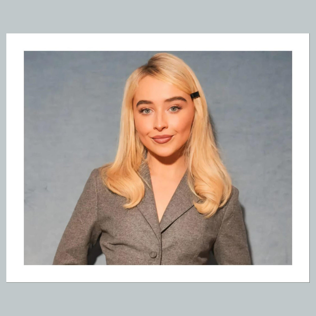 2065 Sabrina Carpenter 8x10 Glossy Photo - Fast-Secure Shipping MS