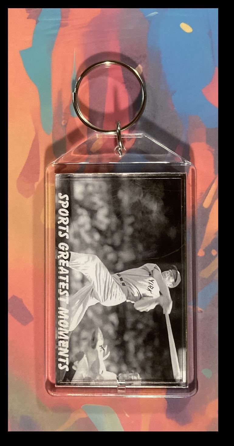 3335 Joe Dimaggio - Sports Greatest Moments Keychain - Makes A Great Gift