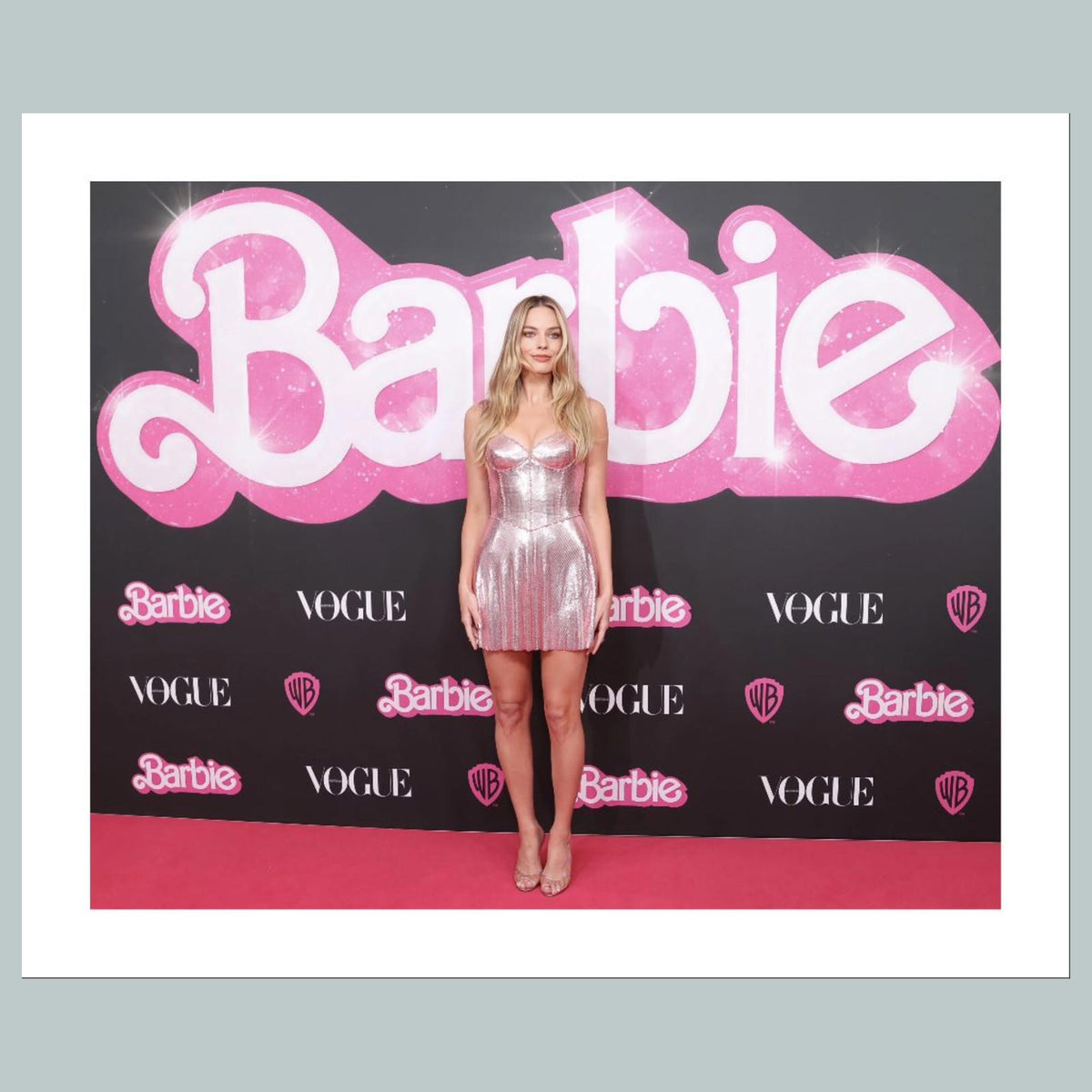 1713 Margot Robbie 8x10 Glossy Photo - Fast-Secure Shipping Makes A Great Gift
