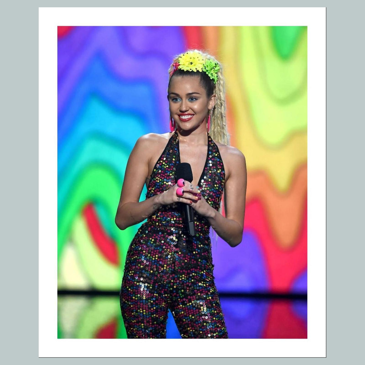 1743 Miley Cyrus 8x10 Glossy Photo Fast-Secure Shipping Makes A Great Gift