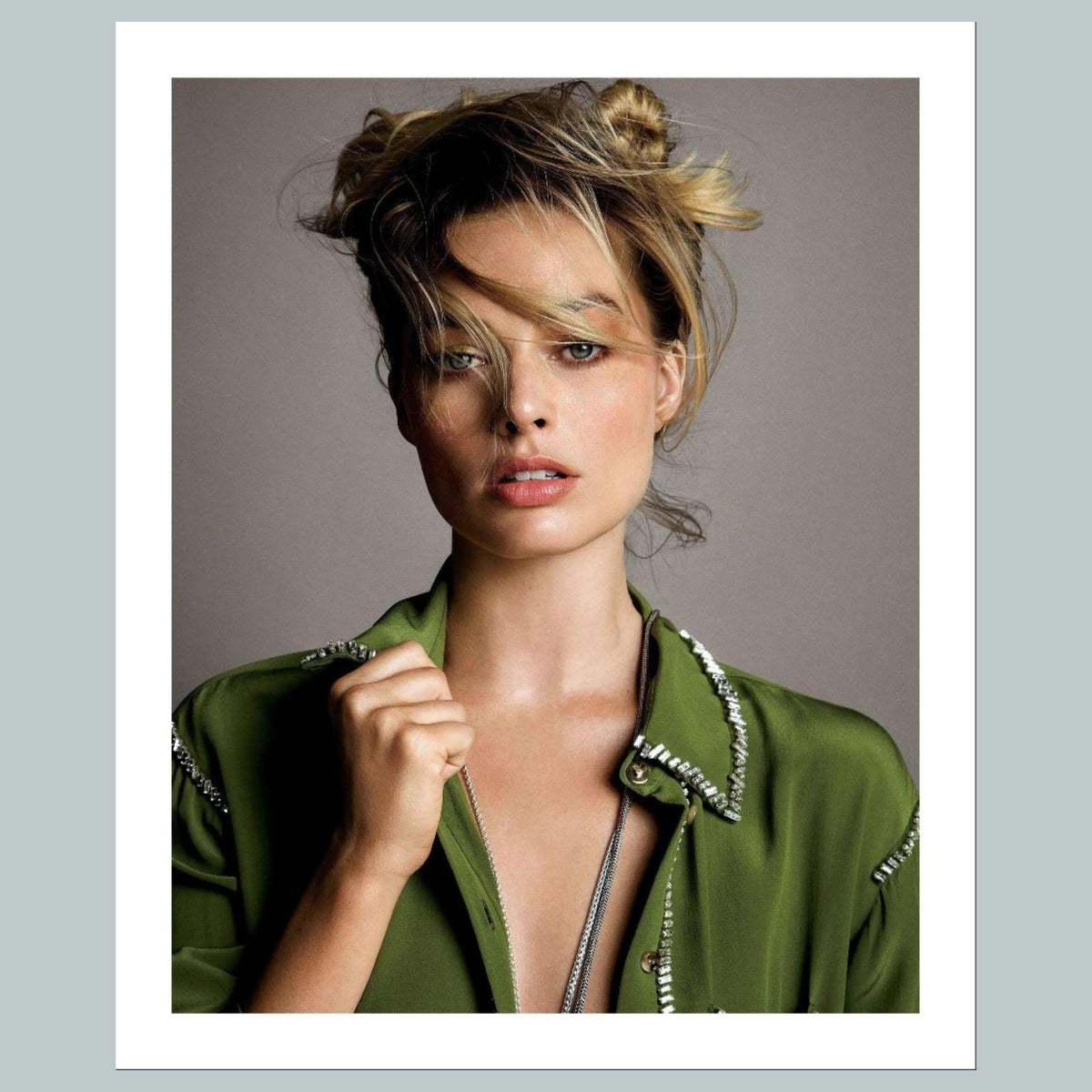 1702 Margot Robbie 8x10 Glossy Photo - Fast-Secure Shipping Makes A Great Gift