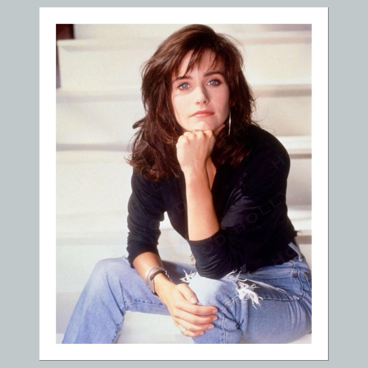 2073 Courteney Cox 8x10 Glossy Photo - Fast-Secure Shipping MS