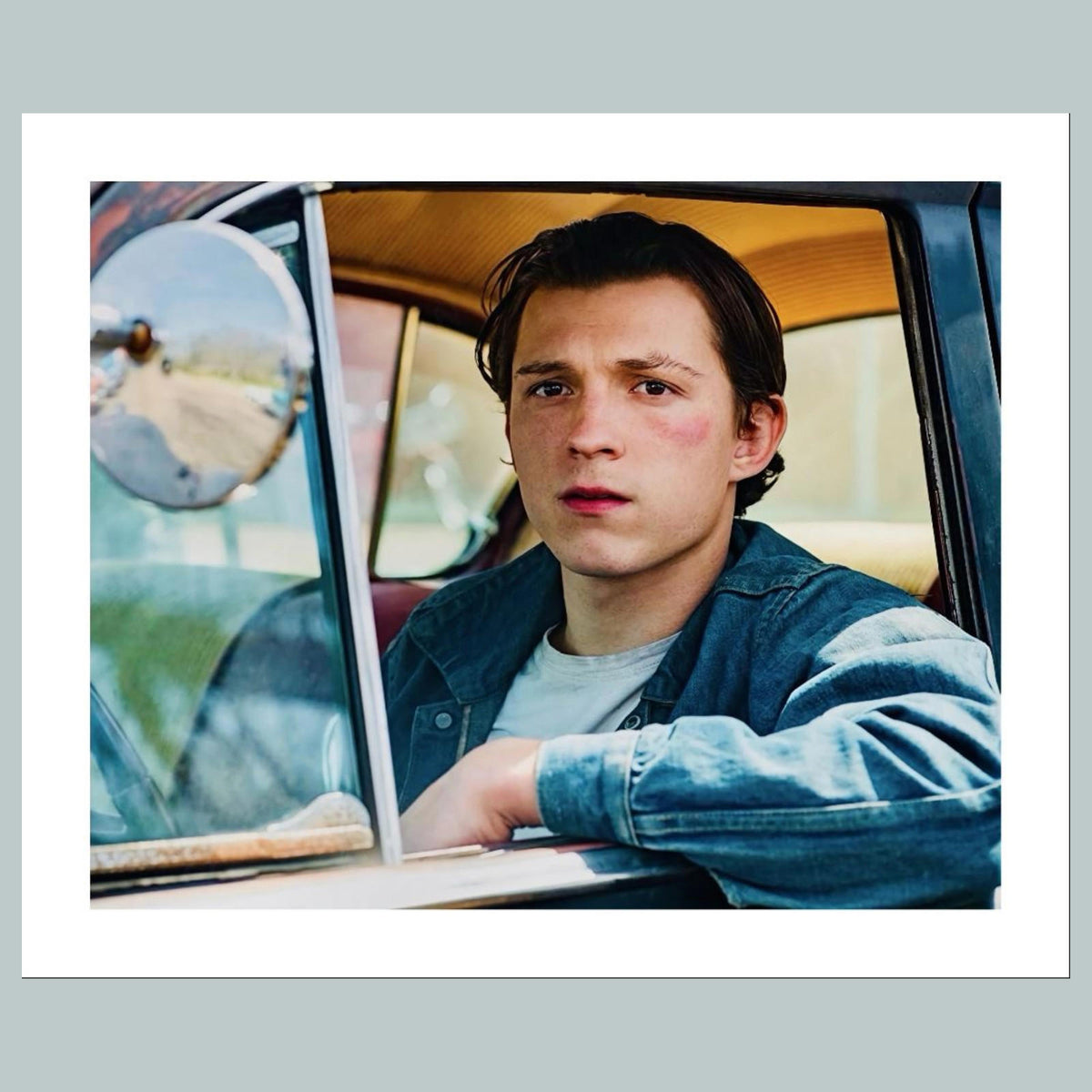 1622 Tom Holland 8x10 Glossy Photo- Fast-Secure Shipping