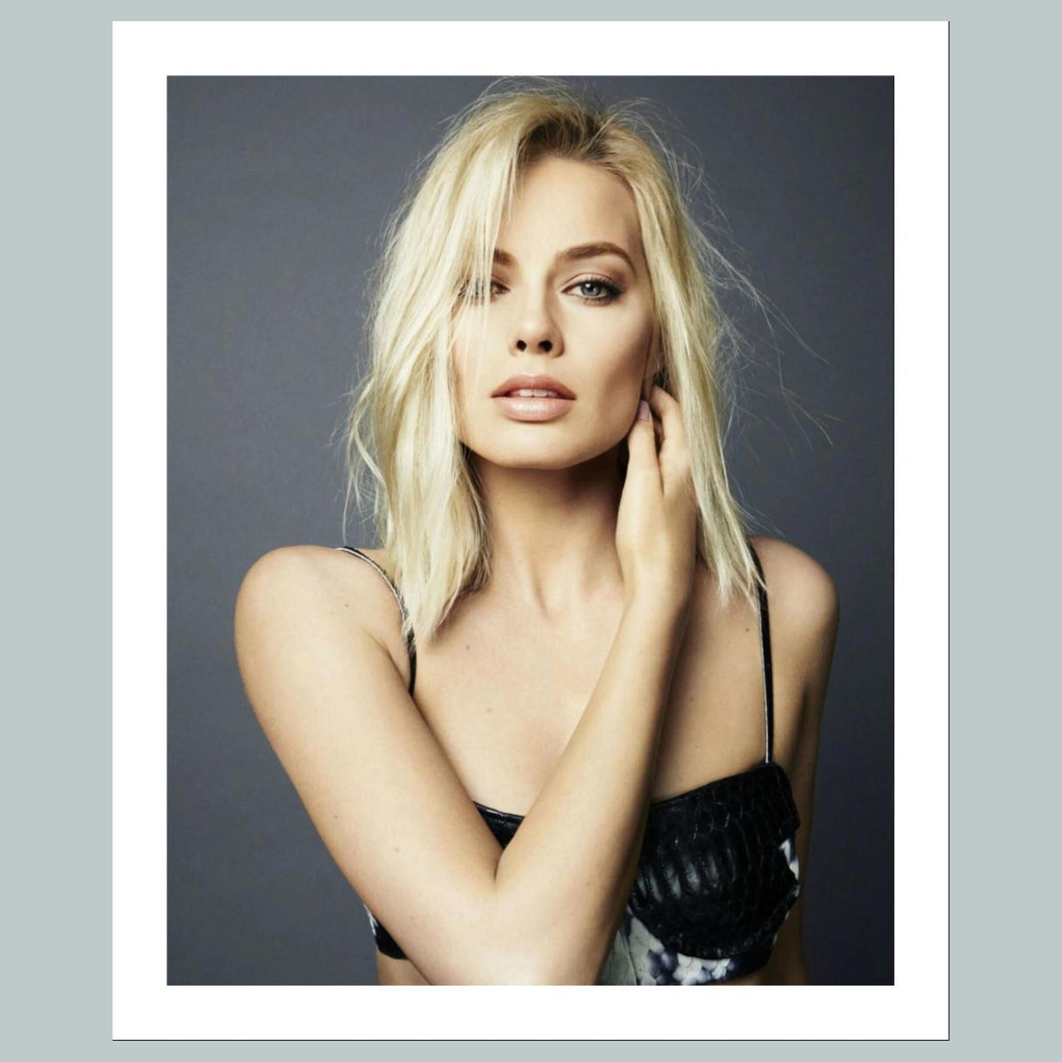 1686 Margot Robbie 8x10 Glossy Photo - Fast-Secure Shipping Makes A Great Gift