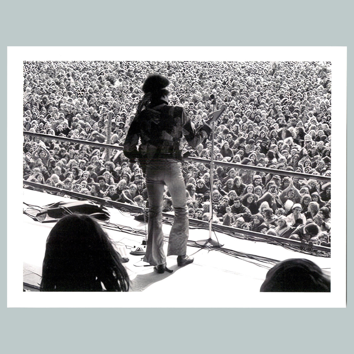 0120 P -8X10 Jimi Hendrix Huge Crowd Glossy Photo Fast-Secure Shipping
