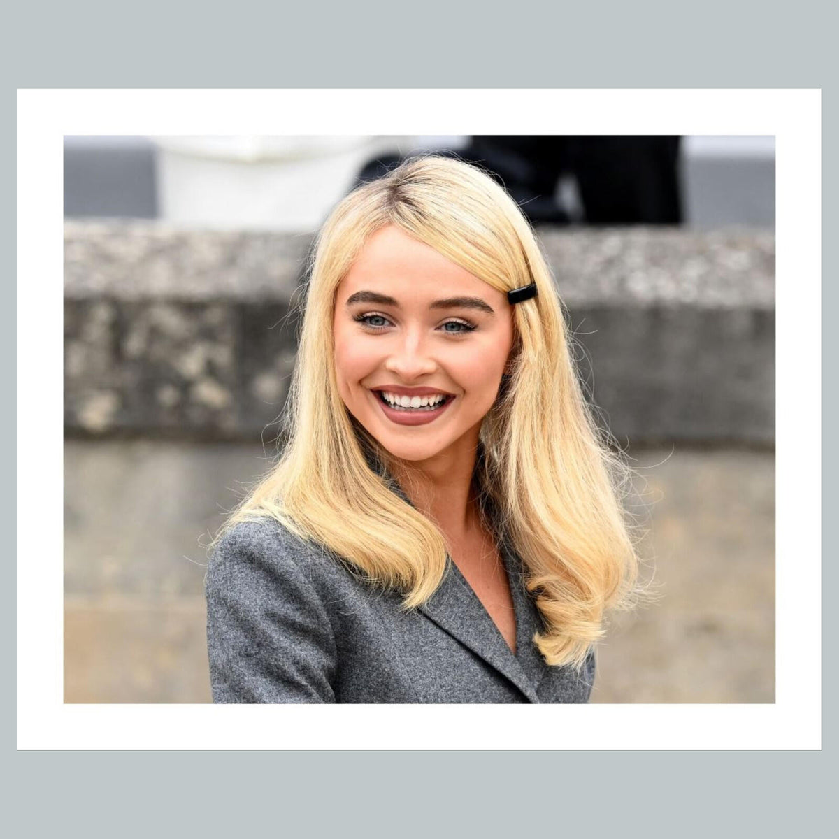 2060 Sabrina Carpenter 8x10 Glossy Photo - Fast-Secure Shipping