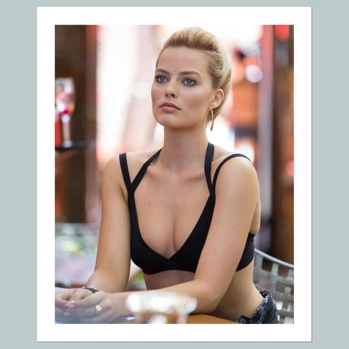 1708 Margot Robbie 8x10 Glossy Photo - Fast-Secure Shipping Makes A Great Gift
