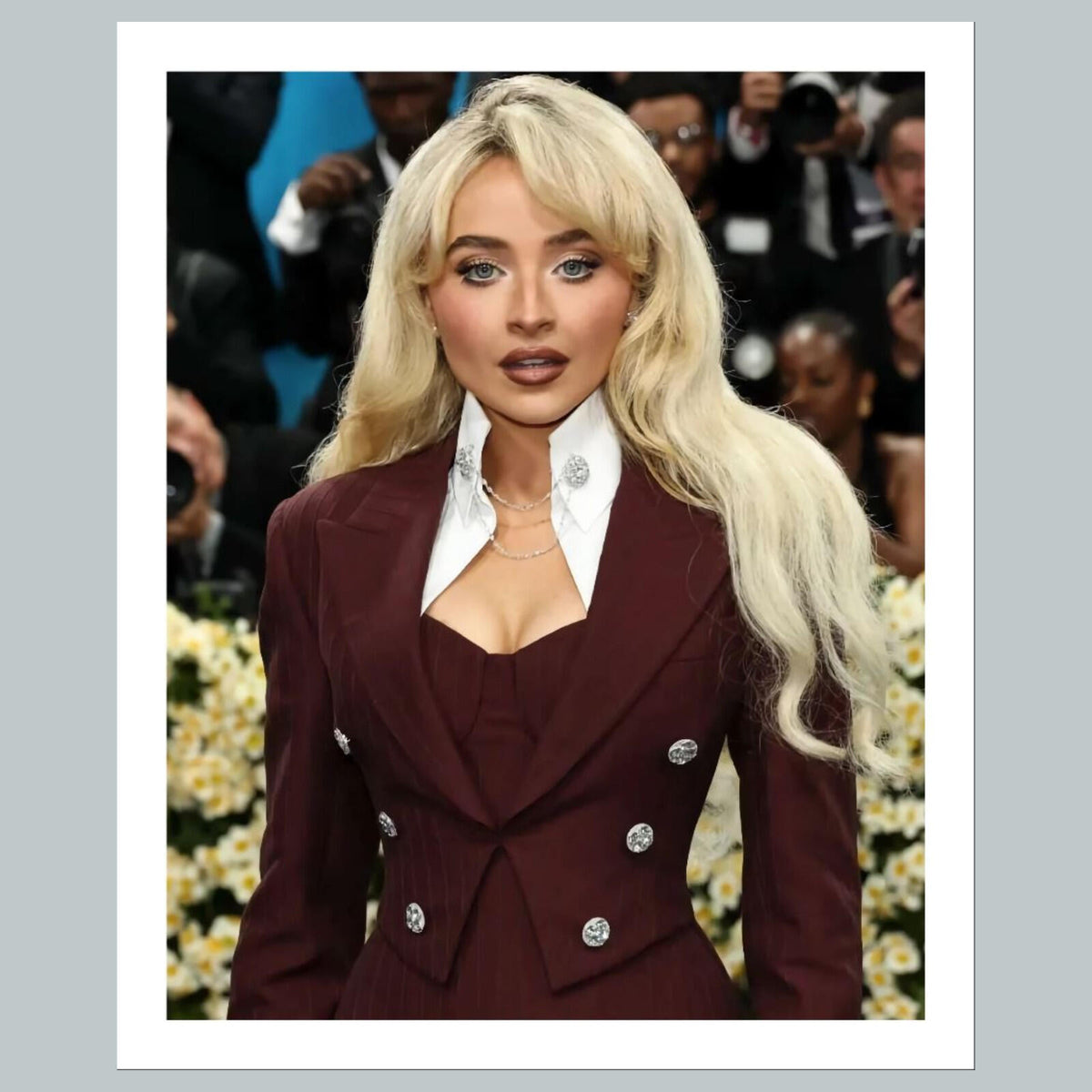 2059 Sabrina Carpenter 8x10 Glossy Photo - Fast-Secure Shipping